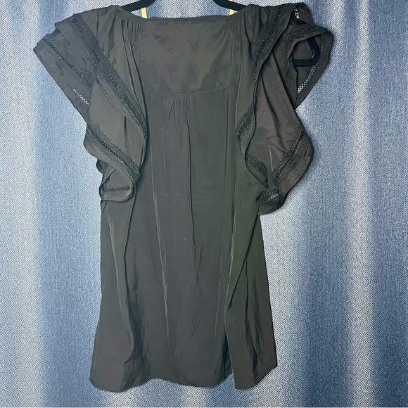 Philosophy V-neck blouse with double layered wavy cap sleeves in black. - Picture 2 of 4